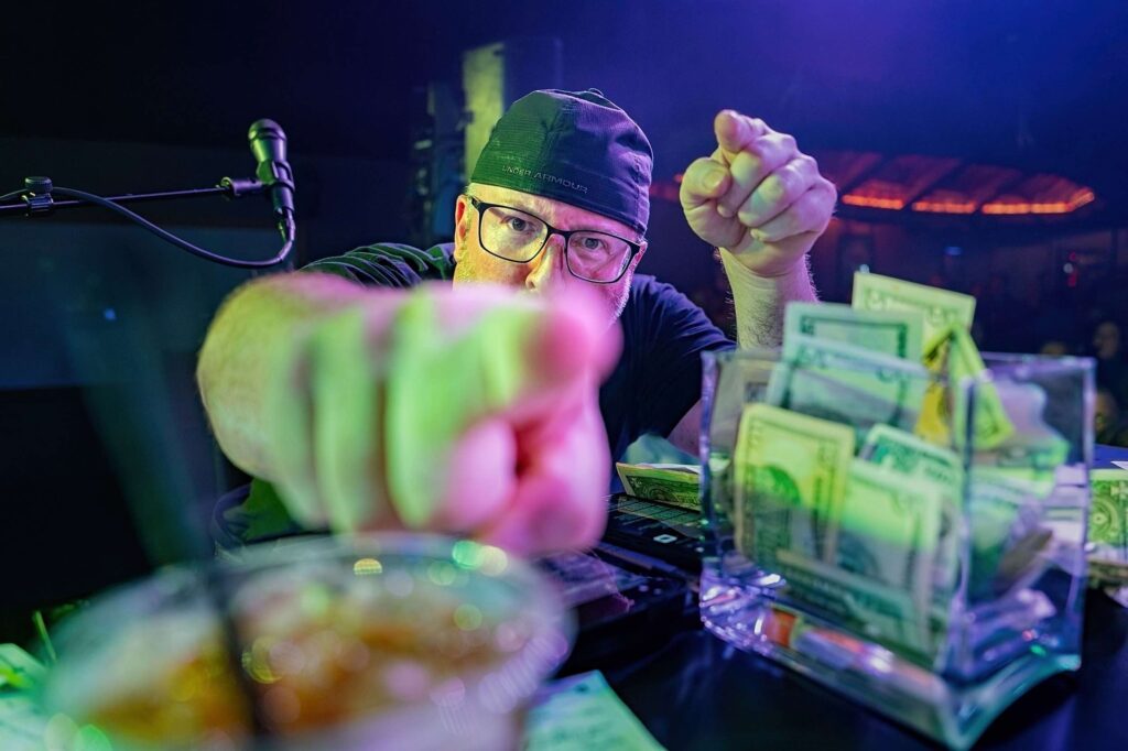 Dan from NEW Dueling Pianos